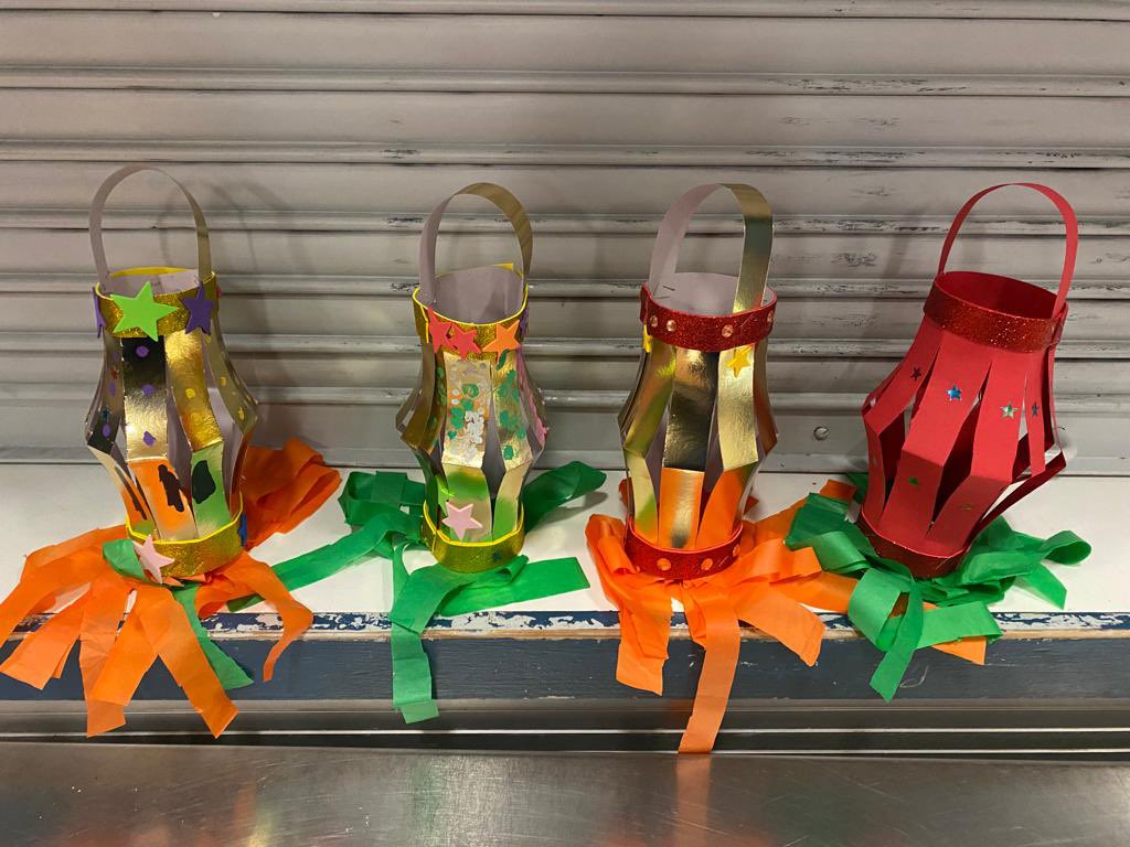 AfterthebellO's tweet photo. The children in After the Bell OSC have loved celebrating Chinese New Year and learn which animal represents the year they were born. They loved making Chinese lanterns 🏮🧧🎏🐇🐲 #culture #ChineseNewYear2023 #schoolagedchildcare #afterschoolcare https://t.co/XdjFqWR0Jn