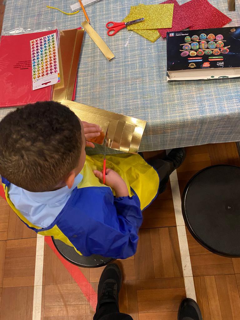AfterthebellO's tweet photo. The children in After the Bell OSC have loved celebrating Chinese New Year and learn which animal represents the year they were born. They loved making Chinese lanterns 🏮🧧🎏🐇🐲 #culture #ChineseNewYear2023 #schoolagedchildcare #afterschoolcare https://t.co/XdjFqWR0Jn