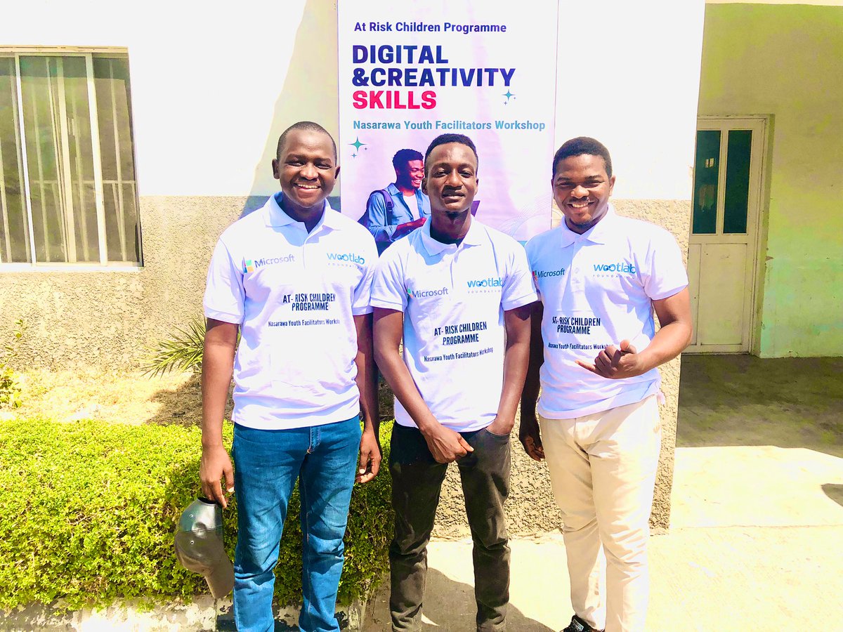 Had the opportunity to train over 500 people in Basics of Computing, Internet, Hardware and Software Today at Lafia, Nasarawa State. It was very interactive and Exciting.

#Microsoft 
#wootlab
#UN 
#SDG