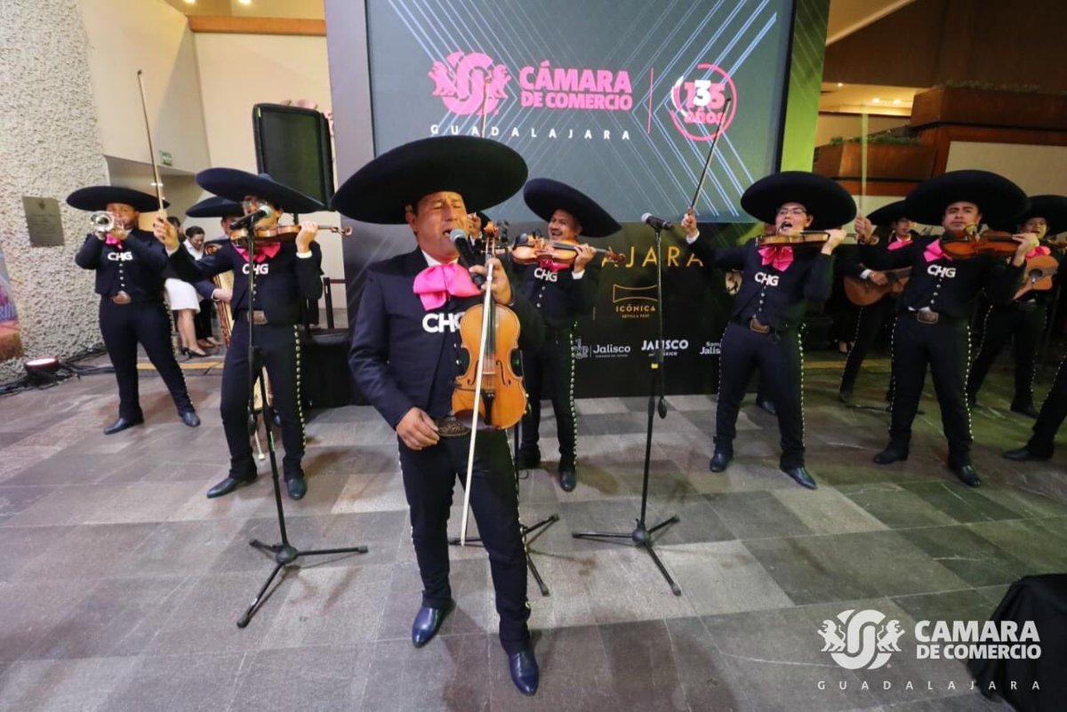 Esta mañana nos visitó Javi Esteban director de <a href="/iconicafest/">Icónica Santalucía Sevilla Fest</a> para anunciar en conjunto la extensión de el <a href="/EncMariachi/">Encuentro Mariachi</a> en el festival que se celebra en Sevilla, España.
Está será una gran oportunidad para transmitir en el extranjero lo que es Jalisco.