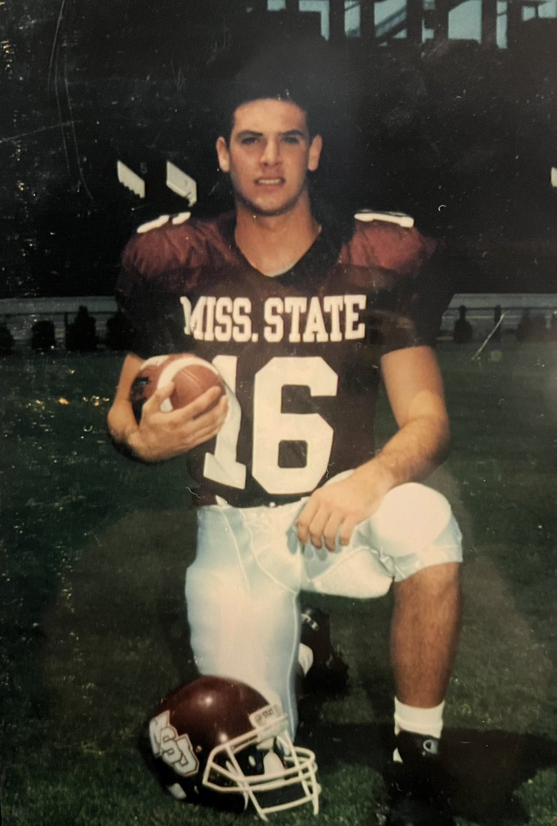 juliewsimpson's tweet image. Happy Happy Birthday to our original QB in the house! @Coach_JSimpson @ty_simpson06 @emma_simpson05 @G_Simpson11