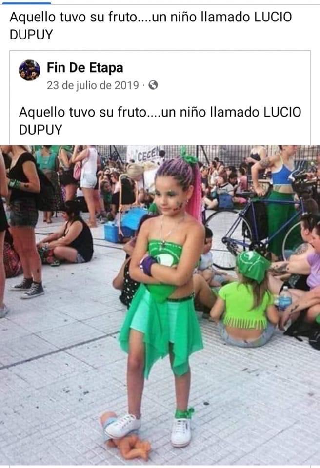 mariana94964448's tweet image. Lucio Dupuy fue asesinado de un pisotón, tenia la marca de la zapatilla de Abigail Páez en su espalda rompiéndole sus órganos ente ellos el corazón, así como está nena en una manifestación de pañuelos verdes es adoctrinada y entrenada con un muñeco.