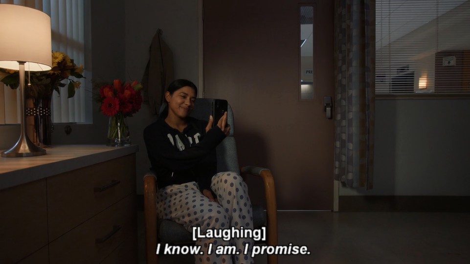 I just realized that when Celina told her mother she will be careful and promised to her, she CROSSED her fingers. 🤞😂🤣
Little lying liar who lies...
#TheRookie #CelinaJuarez