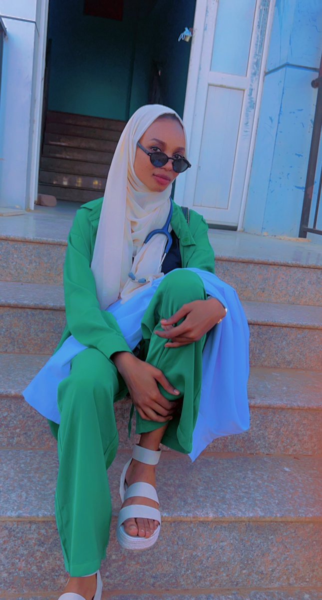 Wisaltamuni21's tweet photo. Finally MBBS holder الحمدلله ♥️😭 https://t.co/WYc7kqT0d7