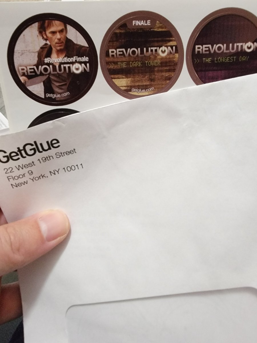 hottwitonastick's tweet photo. Oldies but goodies #RelocateRevolution #revolutionfinale @billy_burke #revolution https://t.co/TCuE1NsOlY