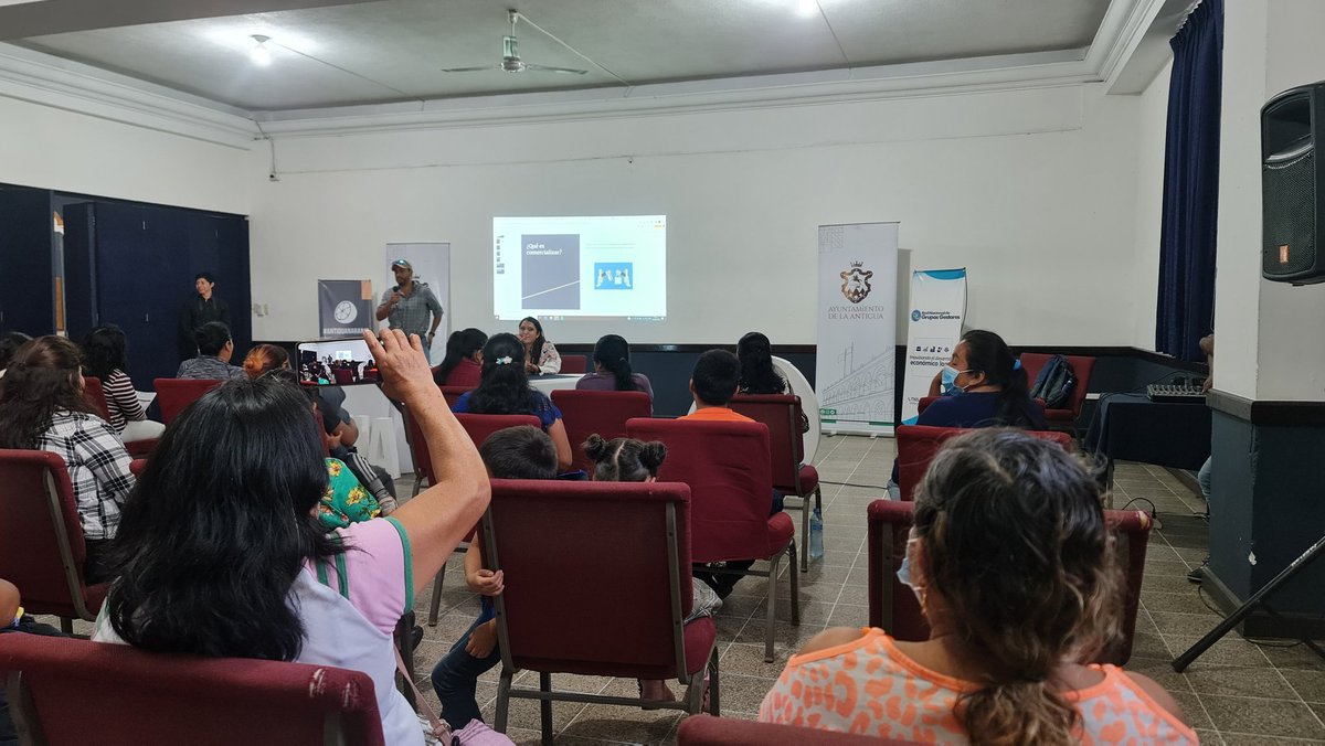 luisgaguilar's tweet photo. Gracias a el #AyuntamientodeLaAntigua, la Red Nacional de Grupos Gestores, #GoAgro, @coincaex y #agroblockchain se participa en la capacitación de pequeños productores agricolas en la implementación de tecnología (#blockchain).
. https://t.co/l8LCHFqL96