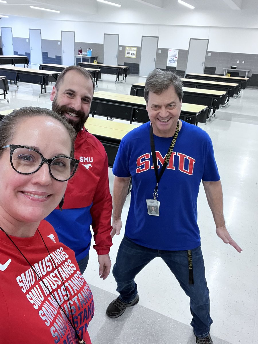 Repping the Mustangs today for AVID/College Wednesdays here <a href="/Fossil_Hill/">Fossil Hill</a>! #ponyup #AVID #discoverthepossibilities