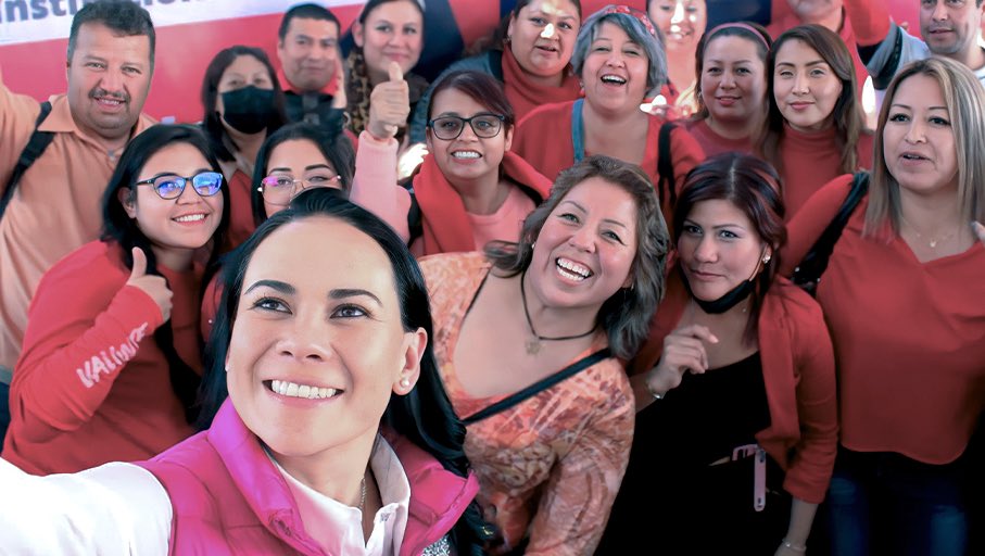 AlejandraDMV's tweet photo. Vamos hombro a hombro con las y los mexiquenses de #Chiconcuac que nos inspiran a trabajar de manera incansable por las familias y simpatizantes. #ValientesComoTú #ValientesPorEdoméx https://t.co/jtGF3tZklI