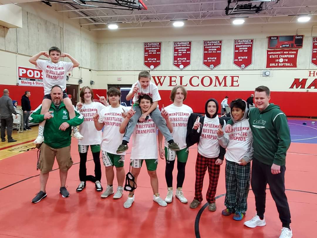 CassCharette's tweet photo. 8 CMS boys finished 1st at the Narragansett Pier Tournament over the weekend. Way to go boys! @GinaPicard @Chariho_Pride https://t.co/awshlI69fi