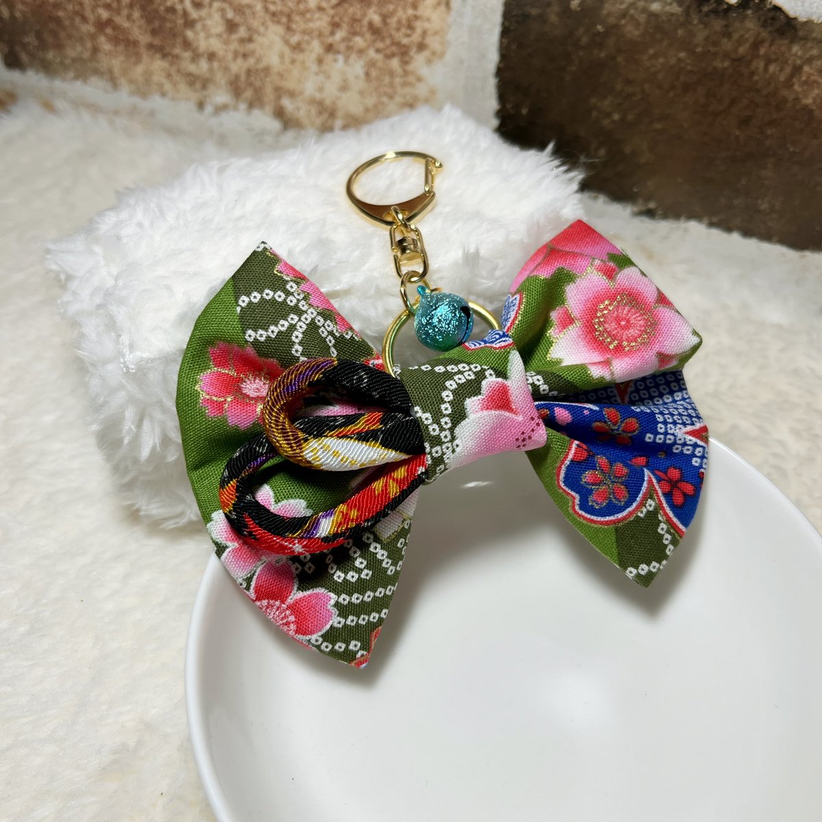runako_shop's tweet photo. 和柄リボンのバッグチャーム。
(♥ŐωŐ♥)
⁡
 #ハンドメイド
 #和柄
 #Japanesepattern
 #pinkoi 
 #ハンドメイド好きさんと繋がりたい 
 #atelier_runa https://t.co/tpzsqrjsAs