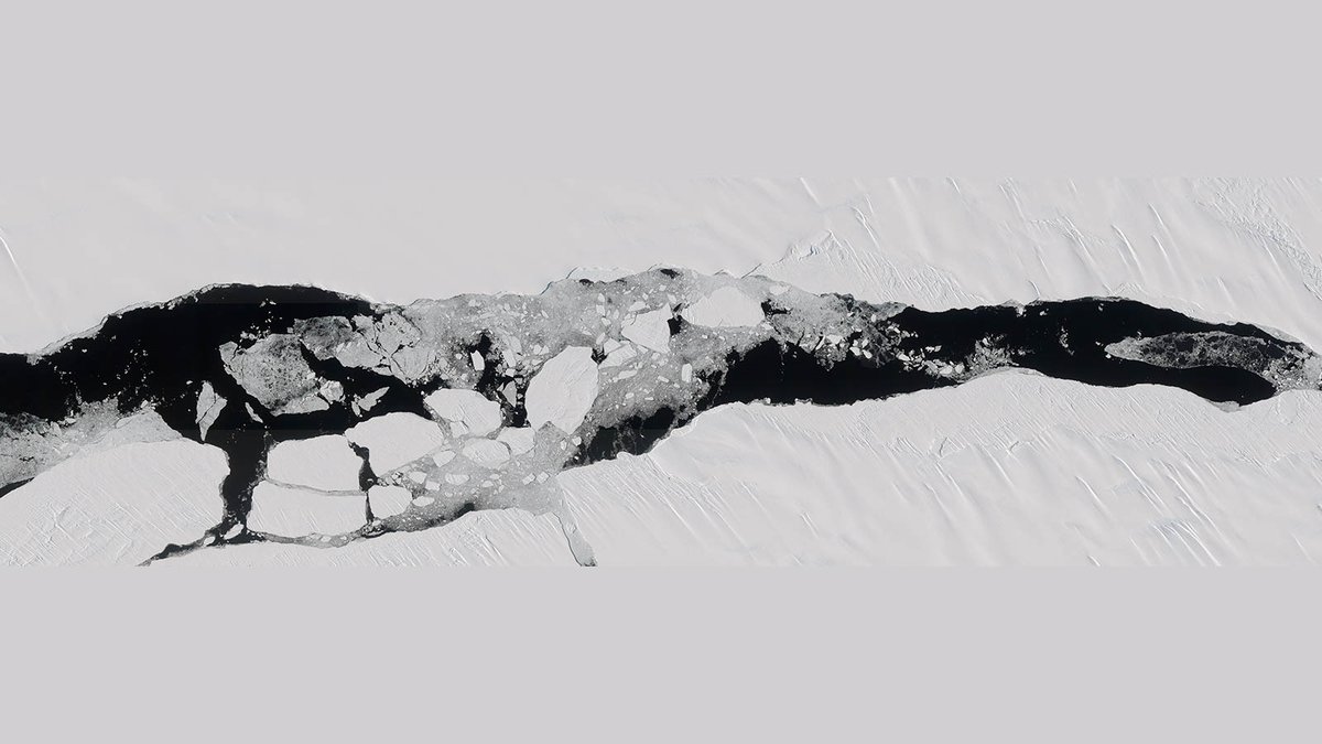 BREAKING NEWS! 🚨 Literally! 😰 Our sats captured an iceberg the size of London breaking free from the Brunt Ice Shelf in Antarctica.