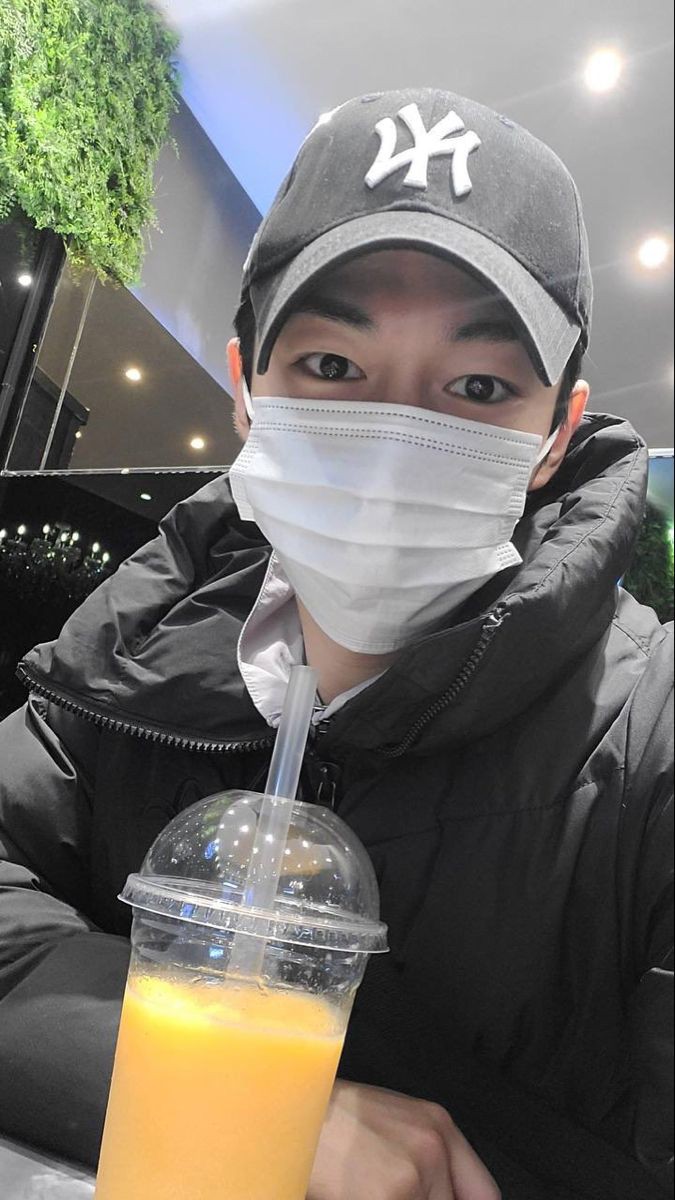 SF9LDawonn's tweet photo. Morning, ada yang udah bangun? https://t.co/o04IWKwd5h