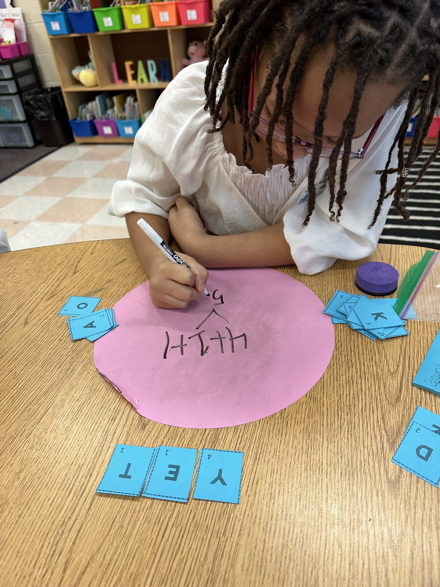 Mrs. Chastain tweet media