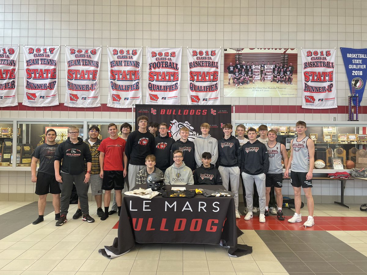 Congrats <a href="/ElijahDoughert7/">Elijah Dougherty</a> for signing with <a href="/DordtFB/">Dordt Football</a> today. #poundthestone