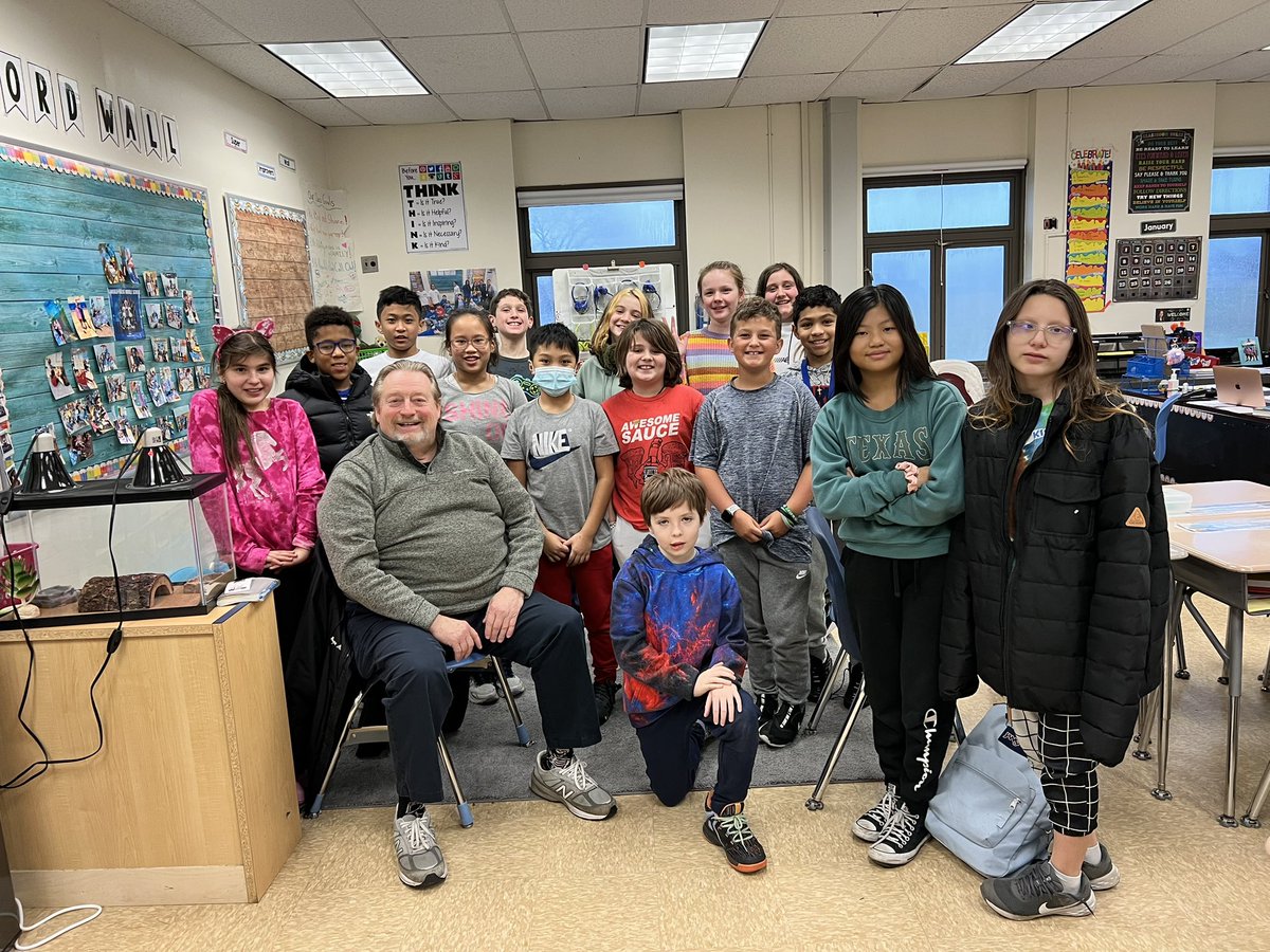 The Lincoln Orens Builder’s Club welcomed Mayor McGinty for a special Q & A session. Our members learned all about Island Park and how to become upstanding leaders in their community. We can’t wait for our next service project! @LomsPrincipal @IslandParkNY