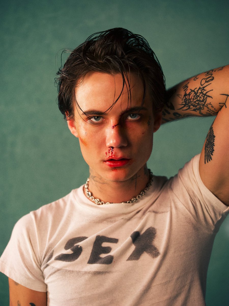 JadenHossler's tweet image. is sex gross yes or no? #FWB