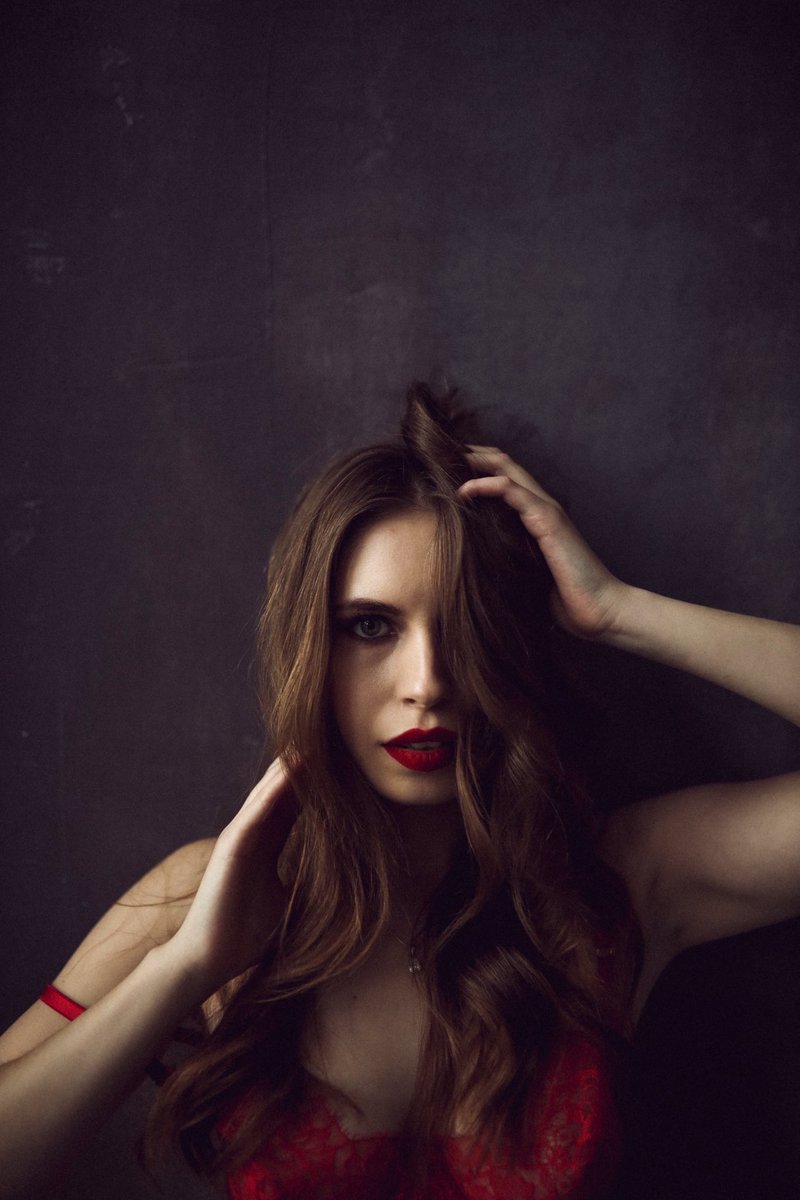 DmytroMacarones's tweet photo. Colours ✨  #models #photographer #photography #portraitphotography #sensualportrait #photooftheday https://t.co/QE54S4mFFh