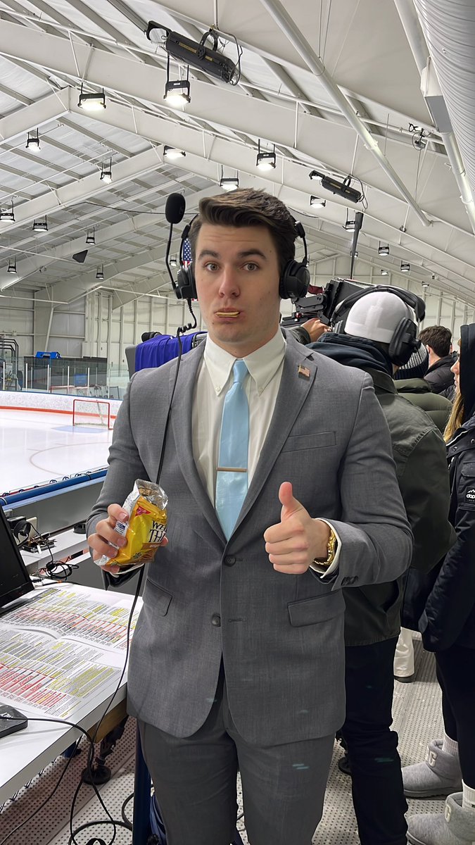 Wheat Thins and @CuseIce on a Wednesday night inside the TIP.

Midweek conference showdown between the Orange and @RITWHKY.

6pm on @cuseACCN.