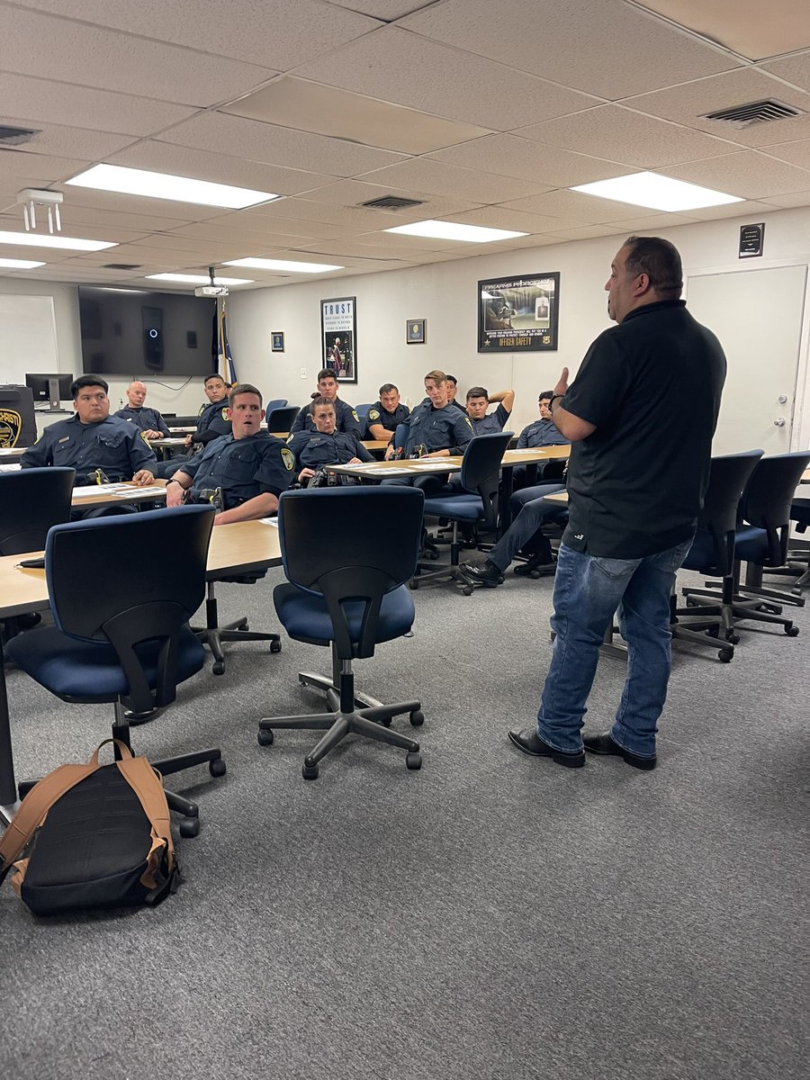 stxsigteam's tweet photo. Fernando meeting with the Cadets at the Corpus Christi Police Academy to discuss the benefits of AT&T FirstNet. Planting the seed early! #WeAreSTX I #LifeAtATT I #GoWest | #STXSpeaks | #STXSigTeam | #FirstNet | #firstresponders | #WinLocal | #FirstNetFamilyandFriends https://t.co/dnaACfqmPS
