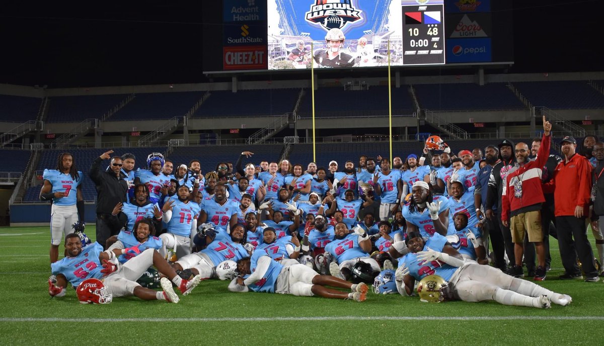 Great event in Orlando last week with <a href="/TropicalBowlUSA/">TRILLION TROPICAL BOWL</a>. Was great to play with this awesome group of guys and come out with a win. O-Line with the overall MVP. #OLP <a href="/coach_lj21/">R. Todd Littlejohn</a>