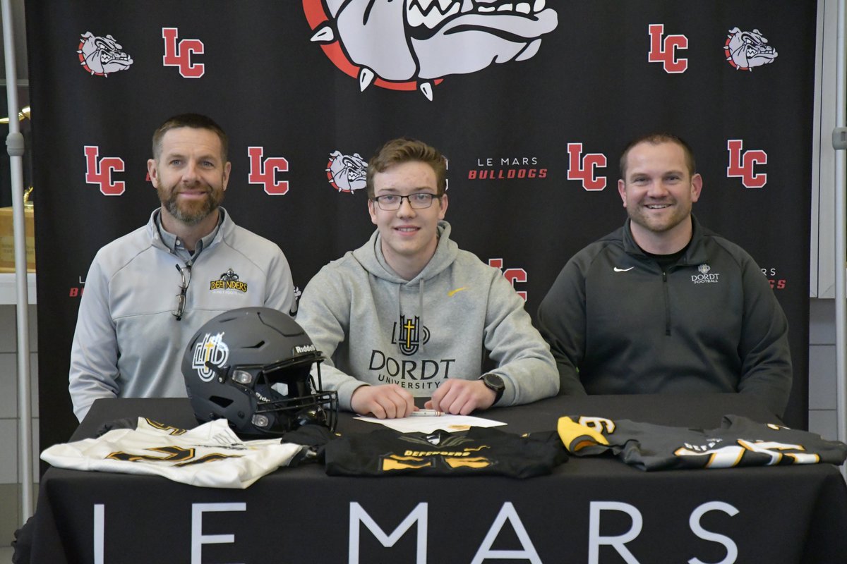 Congratulations to Elijah Dougherty on signing to continue his football career and education at Dordt University!