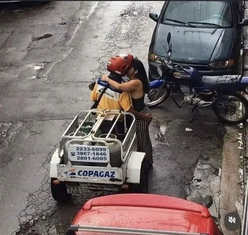 A mulher certa vai estar com você no pouco e se você é um homem de verdade vai permanecer com ela no muito. ❤️