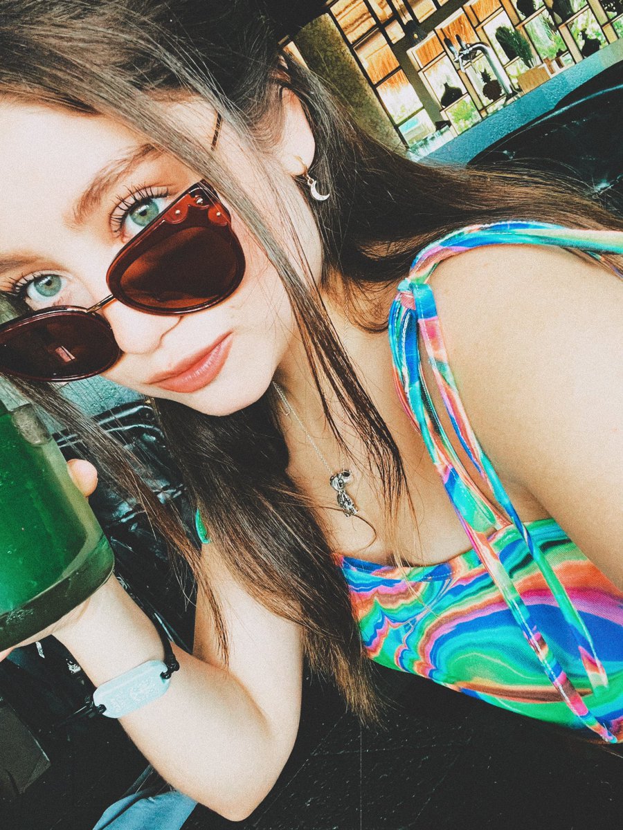 KAROL SEVILLA tweet media