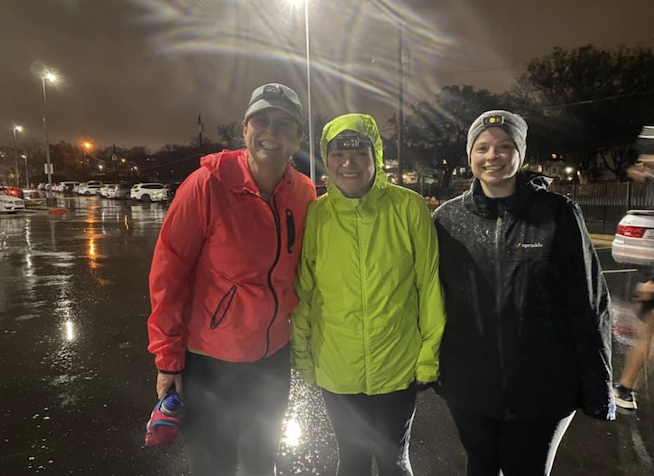 DallasRunClub's tweet photo. The cold (and rain) didn't bother these runners last night. ๐ฅถ๐ง๏ธ
Commit and show up no matter what.
#dallasrunningclub #todaywerun #workhard #trainhard https://t.co/VtOgEOHDAC