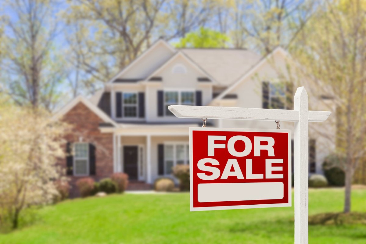 Homes are slowly becoming more readily available. According to Shelter Mortgage, home inventory levels are 10% higher than they were this time last year, making things look promising for the year ahead! #WarrenBradleyPartners ##HomeInventory