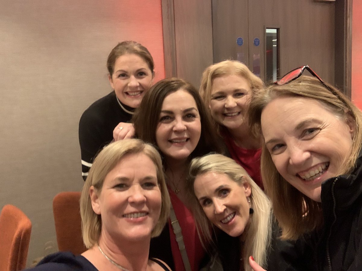 Always have a great team around you! @CoghlanFiona @JoyNevilleRef #gemmakenny @lisafallonsport @MandyHickson … Genuinely so privileged to have such fun with such inspirational people #womeninsportire #pendulumsummit