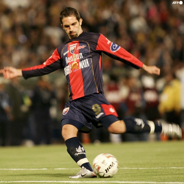 InvictosSomos's tweet photo. Nunca es un mal día para recordar a Giancarlo Maldonado en su etapa con el Atlante. En el mágico A2007, donde Los Potros se consagraron campeones, marcó 18 goles en 20 partido, apareciendo en fase regular, cuartos, semifinales y final. Qué delantero fue el venezolano. ÍDOLO. https://t.co/Gt6ImaygVP