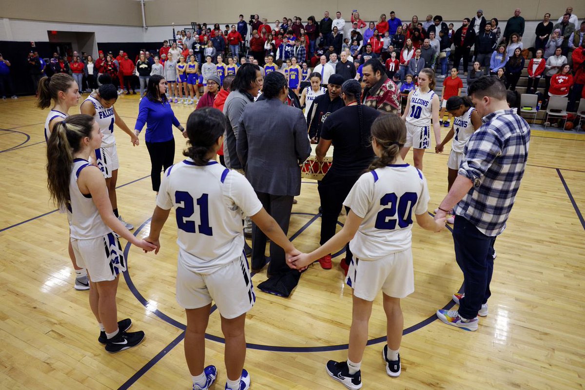 ethman43's tweet image. “They brought eyes upon a community that everyone thought disappeared.”

The @MashpeeHoopsGV team is proud to show its heavy Native American representation, and led by two star seniors, they’ve given tribe and town a special energy. 

For @GlobeSchools:
bostonglobe.com/2023/01/25/spo…