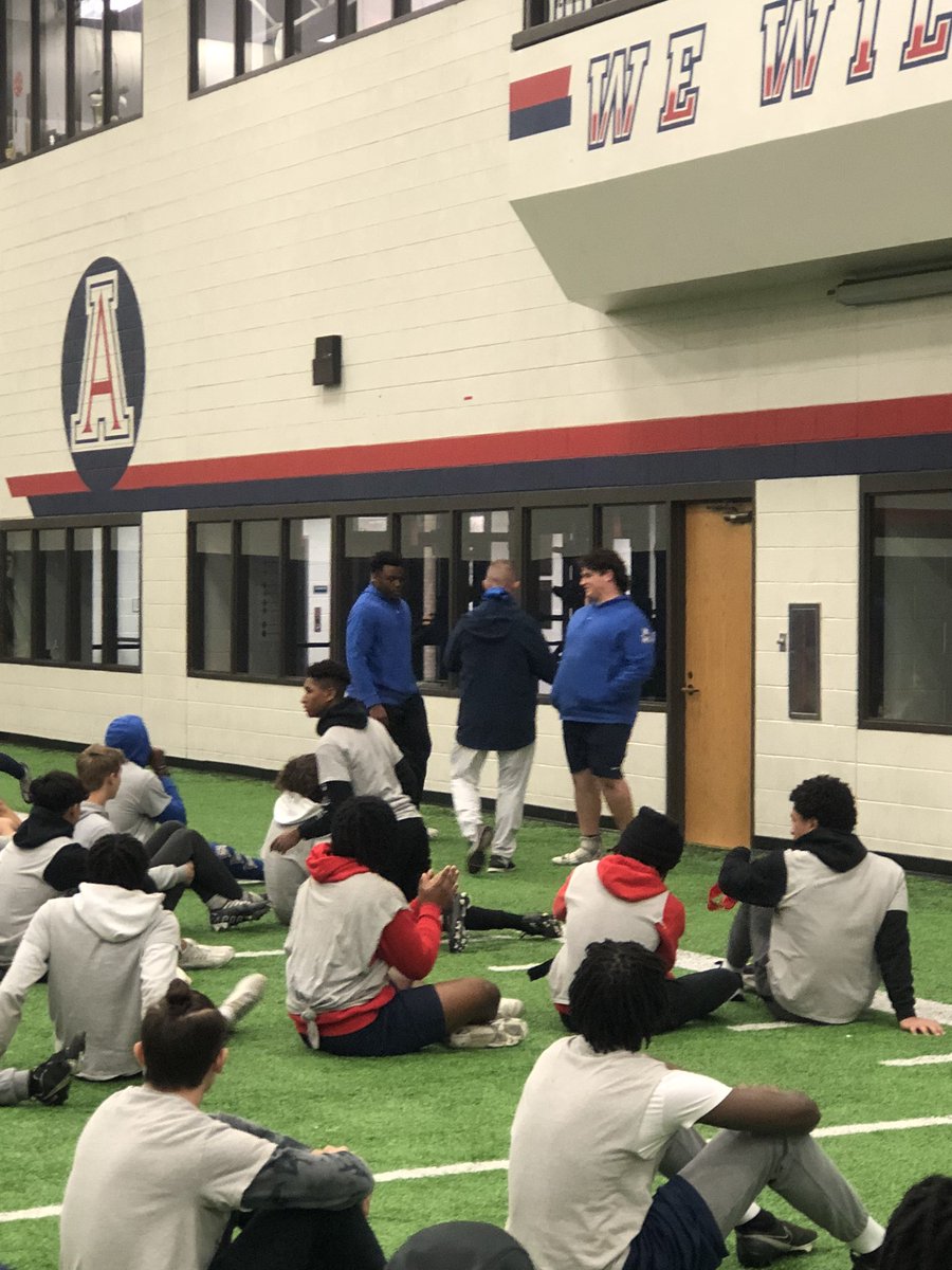 alleneaglesfb's tweet image. 🚨Varsity Locker room Competition🚨

Players will begin to earn their way into the varsity locker room. We start off with the 1 minute team talk. 

Tank Marsh vs. Logan Rohlfs 

 #BTB | #WeWillWin