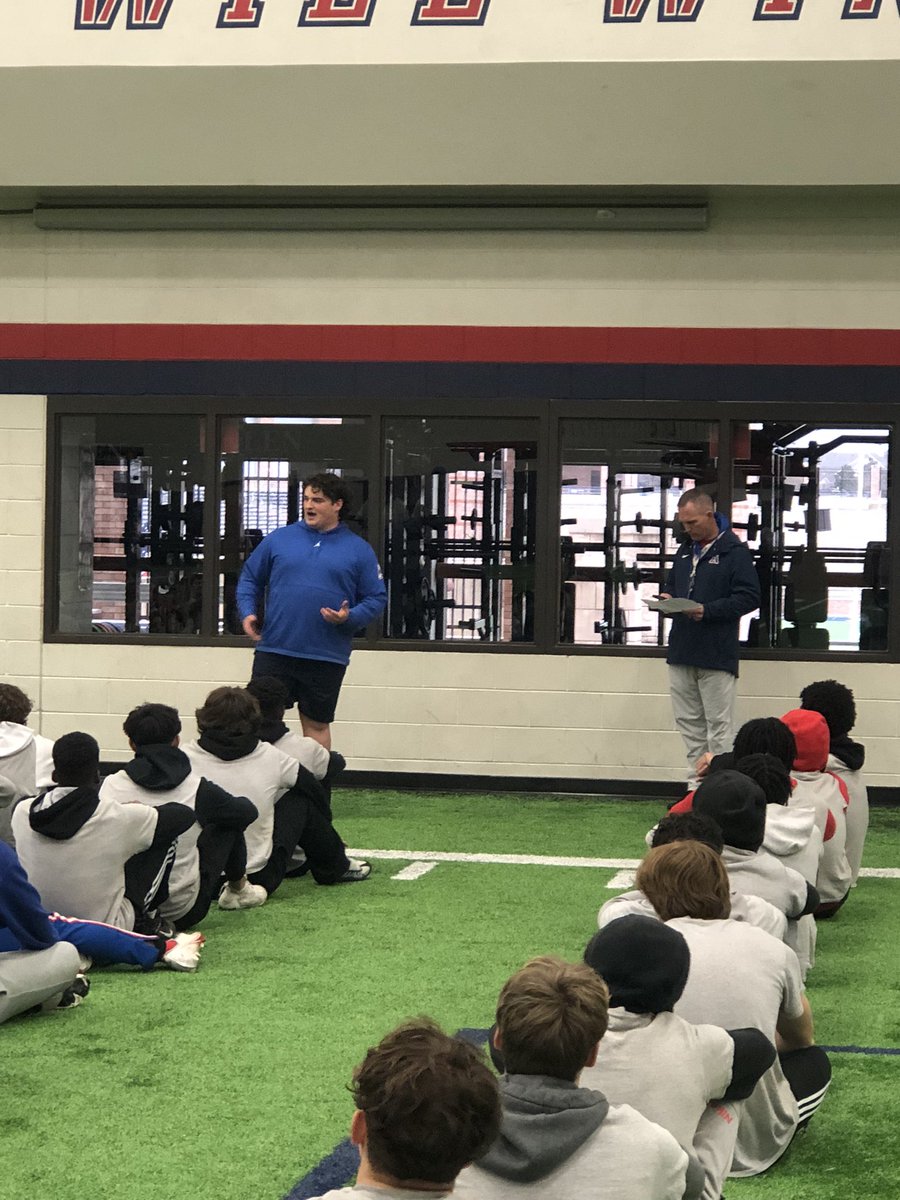 alleneaglesfb's tweet image. 🚨Varsity Locker room Competition🚨

Players will begin to earn their way into the varsity locker room. We start off with the 1 minute team talk. 

Tank Marsh vs. Logan Rohlfs 

 #BTB | #WeWillWin