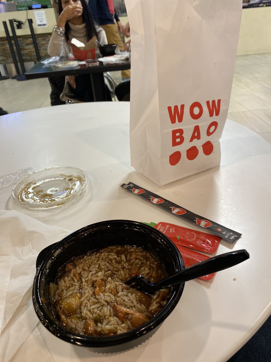 chgoricky's tweet image. After flight cancellations and rescheduling, nice to be on our way and catch a delicious bite at a favorite place @WowBao @fly2ohare