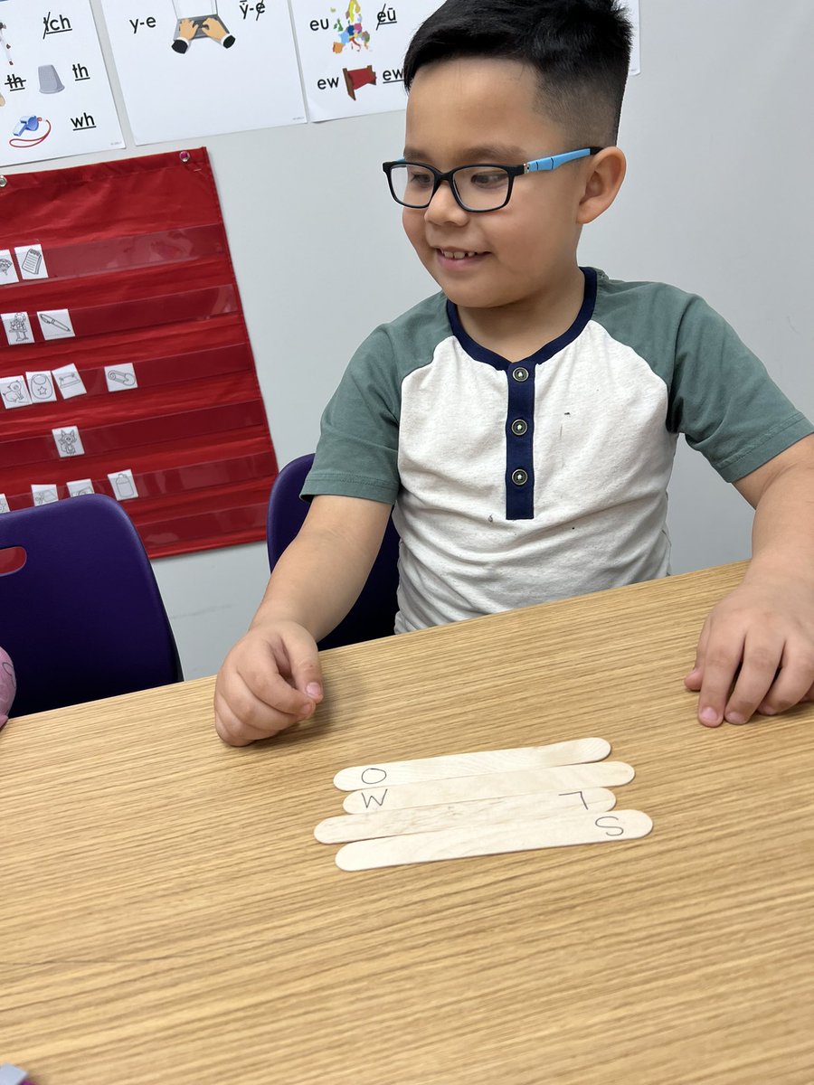 They had a blast playing their favorite game KABOOMl to identify uppercase letters!! They get very competitive! @MsBenton_LLE_AP @HumbleISD_RtI @HumbleISD @HumbleISD_LLE @LuciSchulz1 @ElizabethFagen @cburdick015 @MrsJohnson_LLE