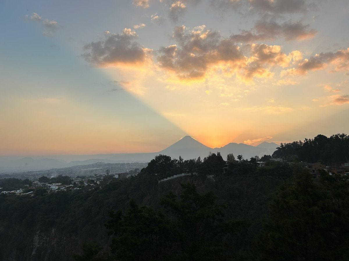 ovi_mx34's tweet image. #sunset #miguate