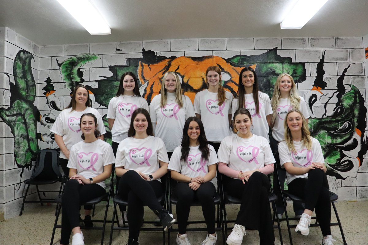 HonakerTigers's tweet photo. Ballin' for Tiny!
#PinkOut #TinyStrong https://t.co/bLRa9XeHbr
