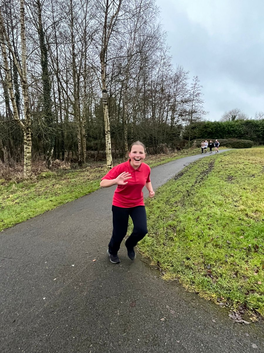 Maith sibh Rang 5 <a href="/MossyMcG92/">Tomás McGrath</a> &amp; Mùinteoir Shonagh 🏃‍♀️🏃‍♂️👏👏👏
2km dèanta agaibh &amp; €1000 bailithe  <a href="/SOSAD_Ireland/">SOSAD Ireland</a> Portlaoise &amp; <a href="/LaoisSPCA/">Laois SPCA</a> <a href="/OpTranRTE/">OT RTÉ</a>