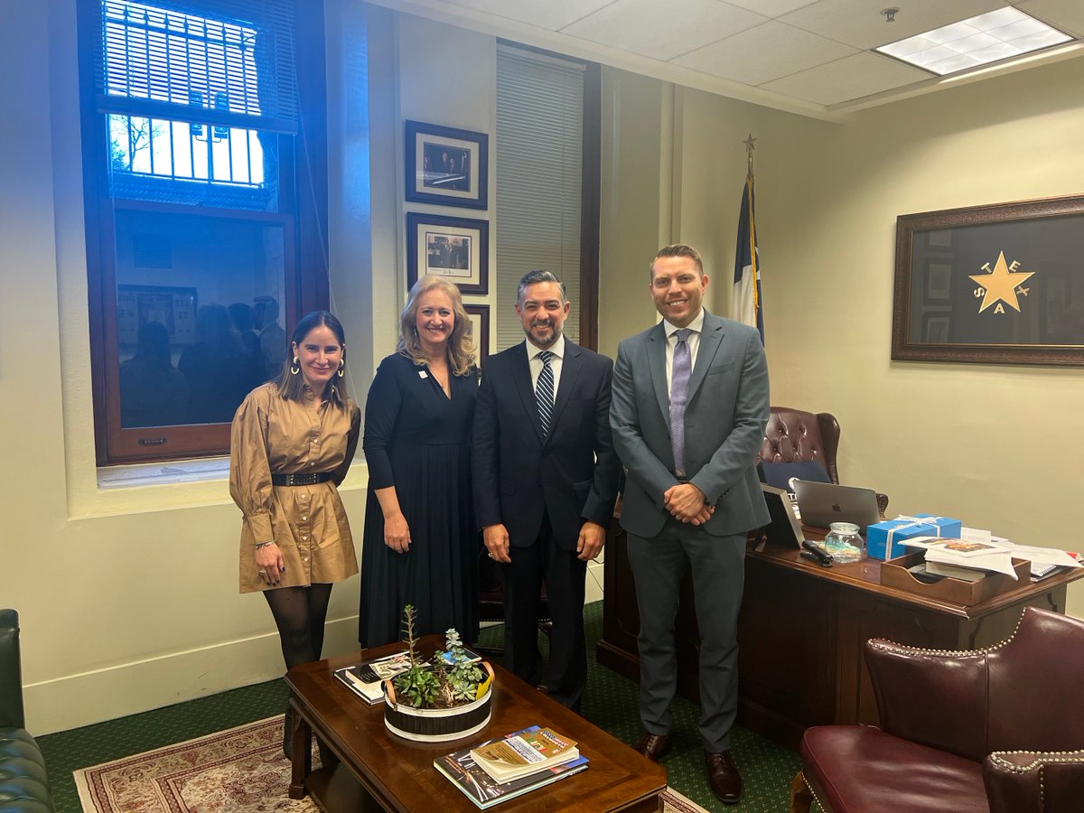 CesarJBlanco's tweet photo. Today, I had the pleasure of recognizing @ElPasoChildrens &amp; @ChildHospAssnTX Chair, Cindy Stout on the Senate Floor. Since opening, El Paso Children's Hospital has played a critical role in delivering pediatric care to thousands of children in #ElPaso. TY for all you do! #txlege https://t.co/jcrMOxwGCc