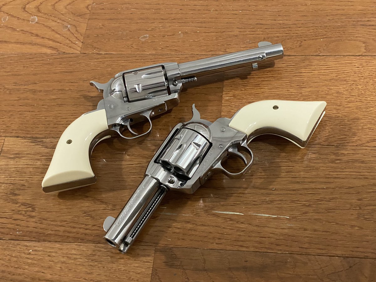 @UncleZoGunTales Ooh... Are we doing #wheelgunWednesday?
#RugerVaquero
#45Colt