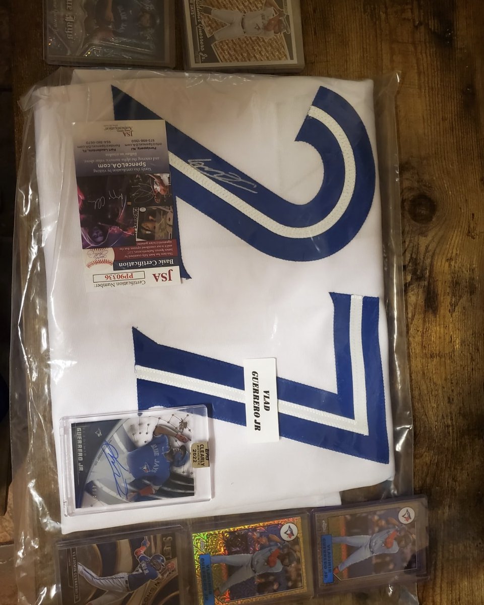 RipSportscards's tweet photo. Current status of Vlad PC. Going to get it in a frame soon.

#sportscards #sportscardsforsale #Topps #hobby #MLB #collect https://t.co/5rfnx0uzKT