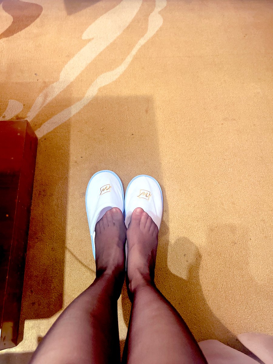 GNMD994's tweet photo. 突然感觉脚🦶变丑了 https://t.co/BTvUYiVU7D