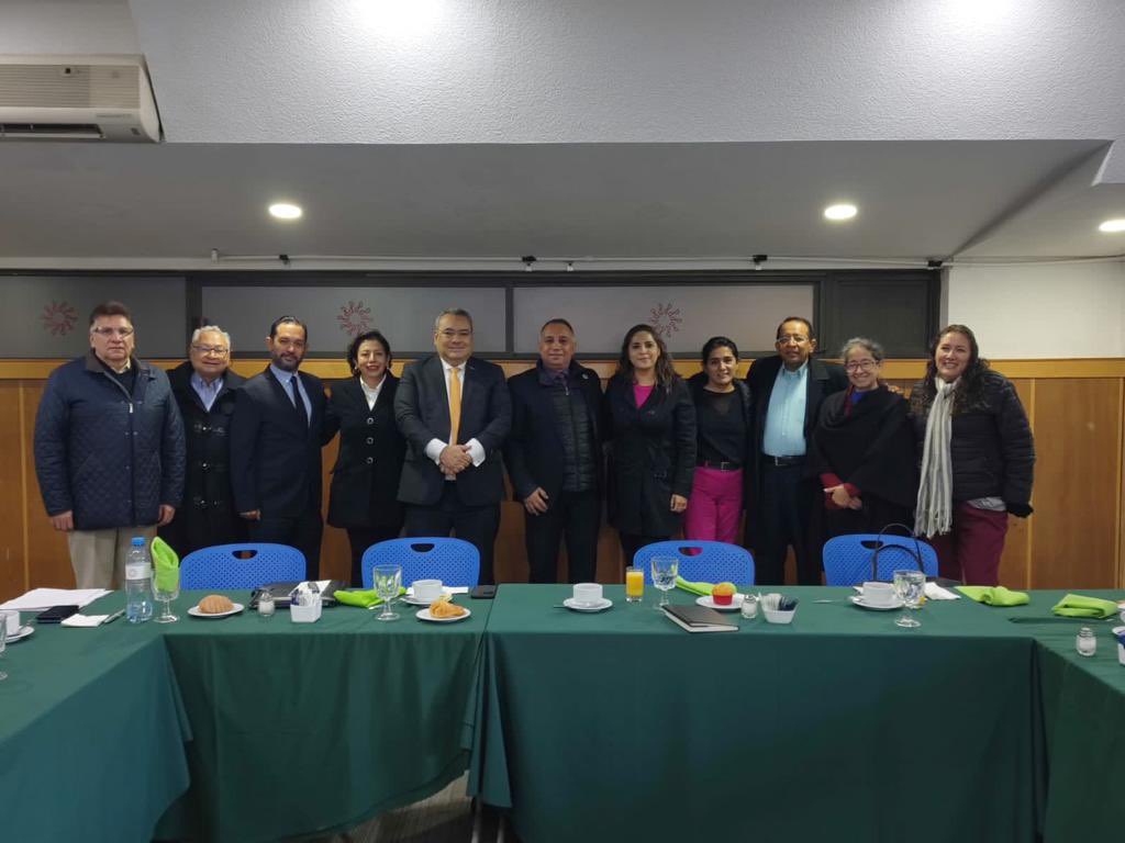 cromero_aranda's tweet photo. El día hoy tuve el placer de platicar con la Comisión Técnica de Peritos Contables en la Impartición de Justicia del Colegio de Contadores Públicos de México, respecto de temas penales y fiscales. https://t.co/XCD4Rl2a3I