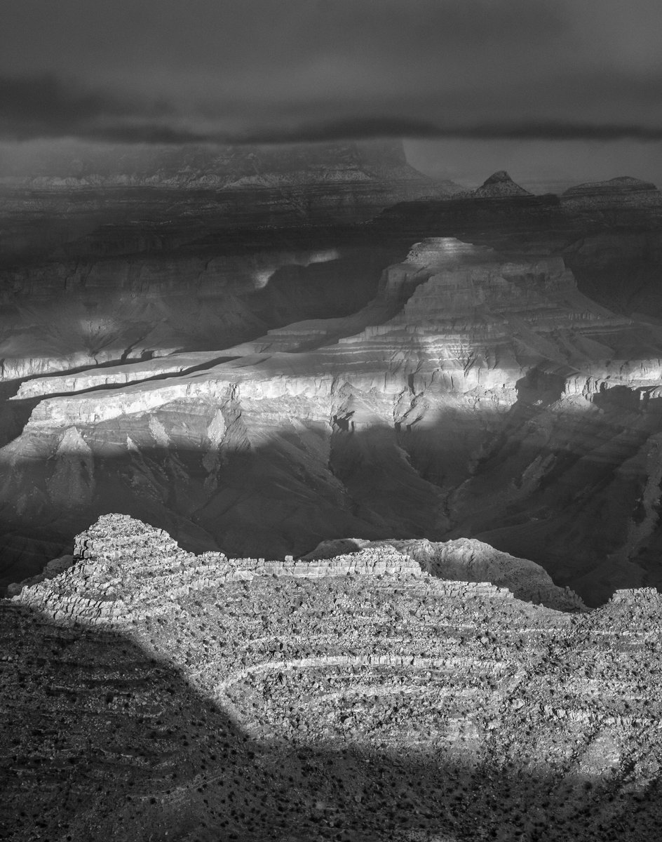 GrandCanyonNPS's tweet image. "Moments at the canyon can pass by in the blink of an eye. Whether it’s a monsoon moving through, a meteor passing by, or the clouds breaking open to expose the view, a moment here can be over in a second."  —D. Pawlak  📷D. Pawlak