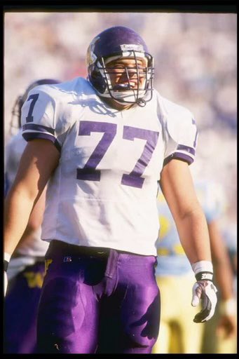 AKalaniuvalu's tweet photo. After a great conversation with @CoachNokesDL I am beyond blessed and grateful to receive an offer from University of Washington.
#Jury #AG2G @BishopGormanFB @bangulo @adamgorney @BrandonHuffman @KalaniuvaluAlai https://t.co/jnsmAx2DSR