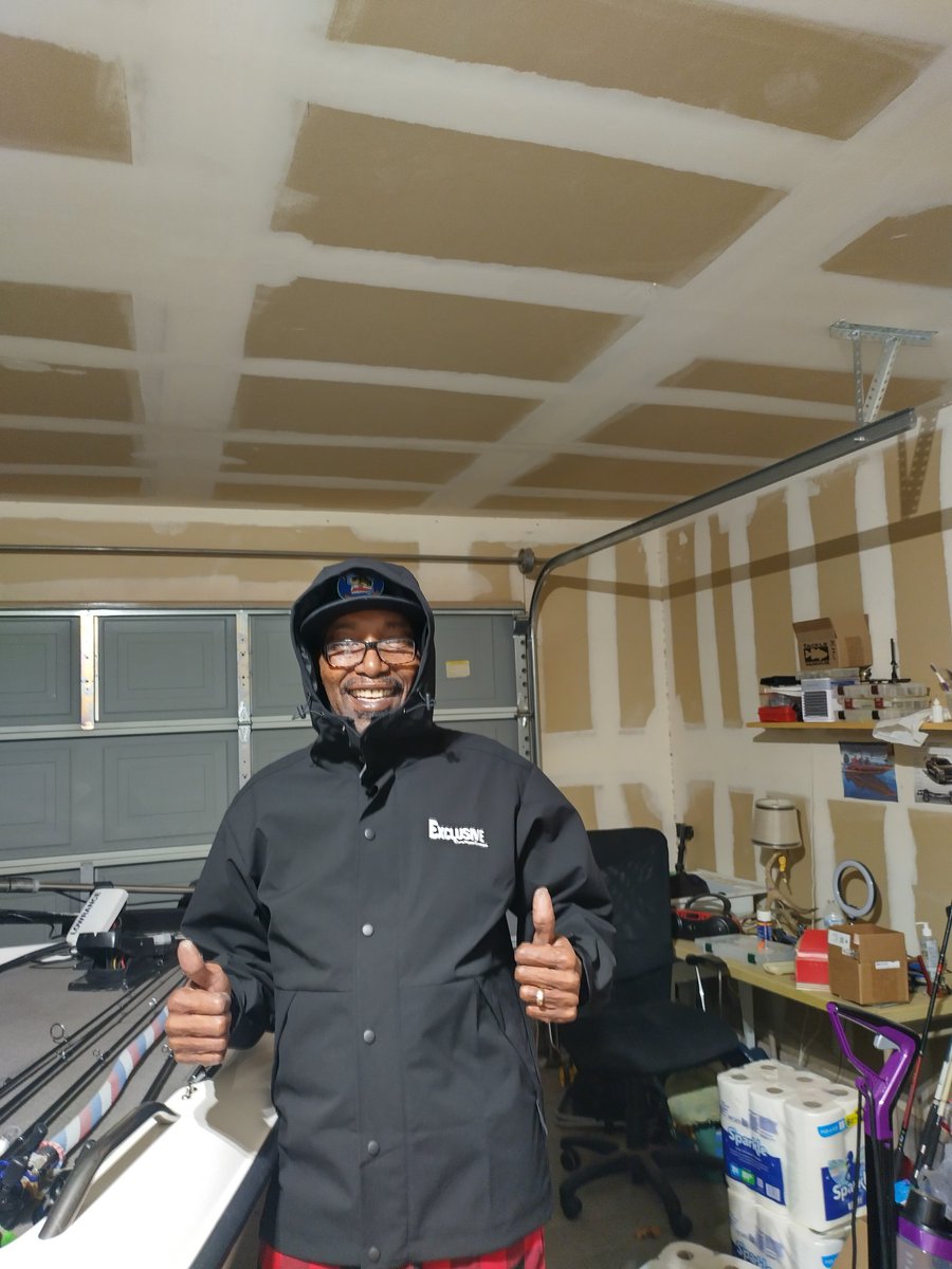 ttba_fishing's tweet photo. I received my windbreaker today from Exclusive Custom Lures. Check it out! I'm loving it 👍🏿💯🎣 #exclusivecustomlures #ttba https://t.co/luBHF7TsYL