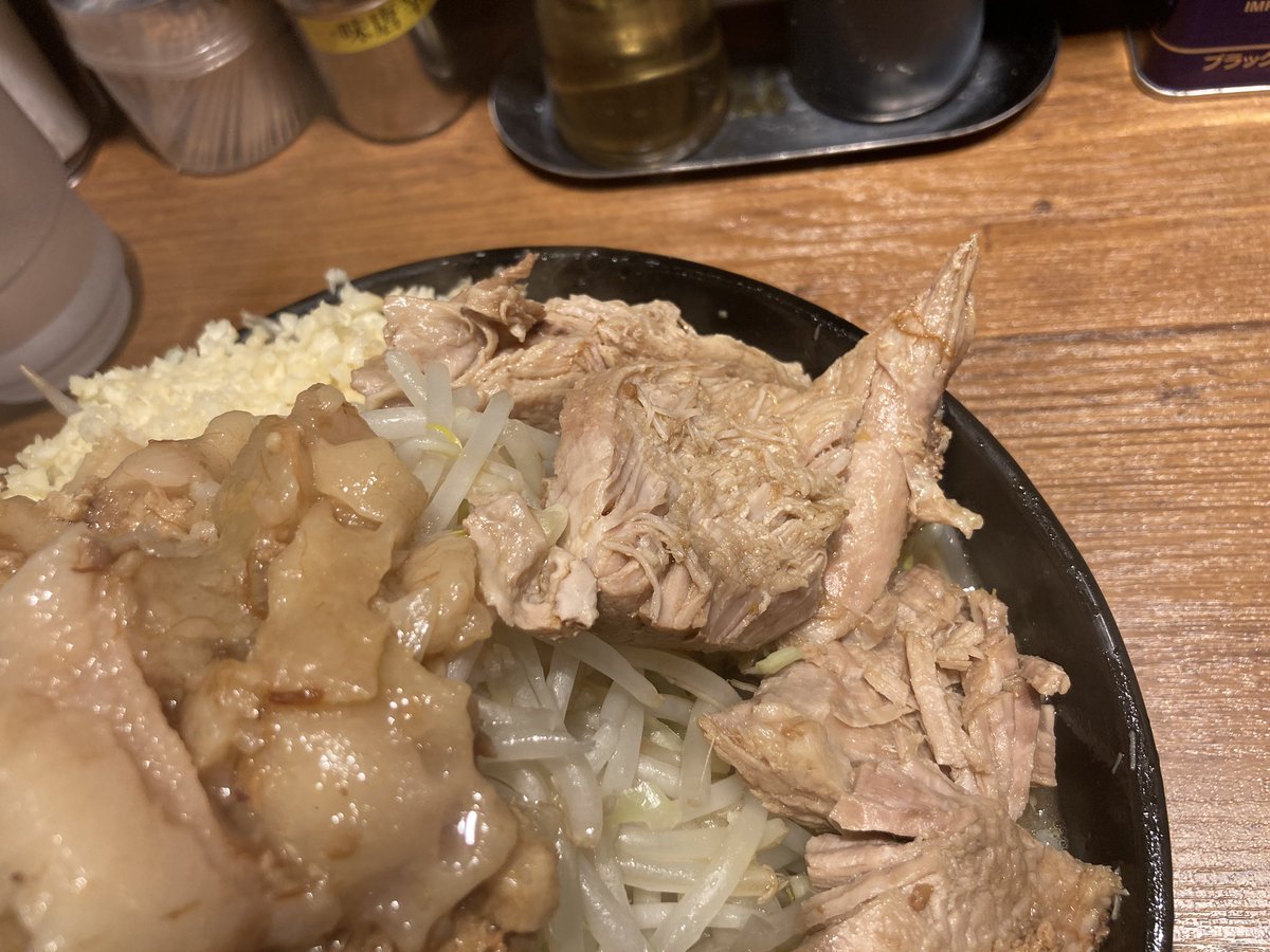 iwao_kanazawa's tweet photo. ラーメン豚嵐
豚嵐ラーメン(野菜ニンニク背脂) ¥900
#ラーメン #らーめん #ラーメン豚嵐 #豚嵐 #自家製麺 #ニンニク #あぶら #二郎系 #二郎インスパイア系 #二郎リスペクト系 #行列 #行列店 #東京 #蓮根 #ramen #butaarashi #garlic #jiro #tokyo #hasune https://t.co/WQDQWzMMTK