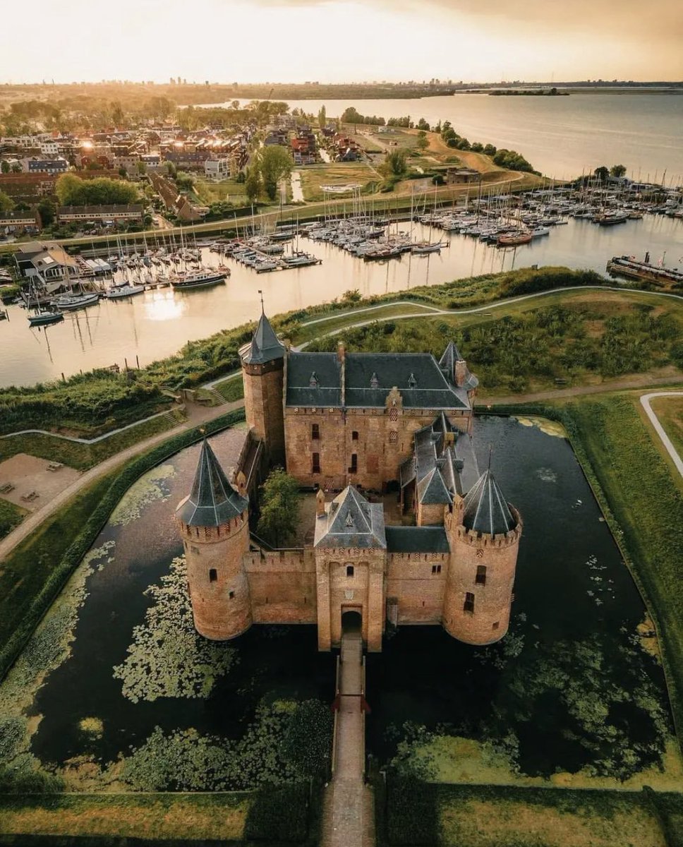 Muiden Castle, Netherlands 🇳🇱