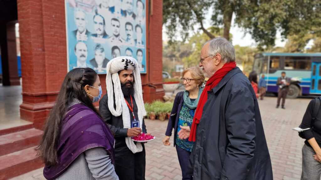 SantEgidioU's tweet photo. "The mission of being a prophetic minority, which creates peace and friendship for all" This is the mission of Sant'egidio community. Beautiful words of Andrea Riccardi on his visit in Pakistan. https://t.co/FOMh4MNO5R